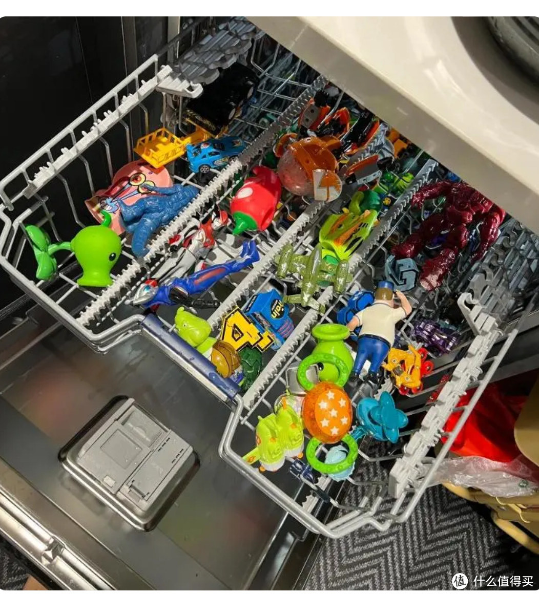 洗碗机清洁新体验：非传统物品的清洗心得与效果分享