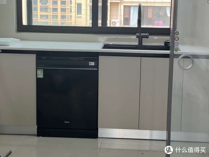 嵌入式洗碗机和水槽式洗碗机，该如何挑选？分别适合什么家庭？